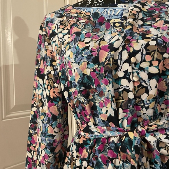 Flowered dress - Picture 3 of 3